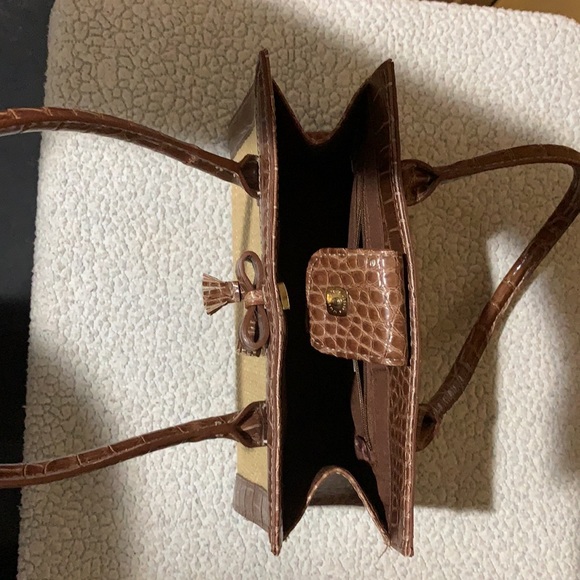 Brown and Cream Liz Claiborne hand bag - Picture 8 of 8